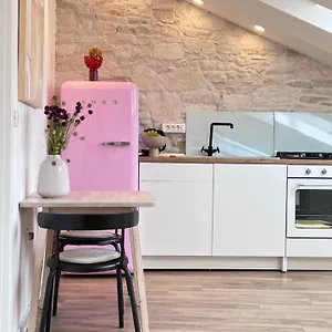 https://apartments-forum-2.in-istria.net